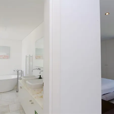 Bea - Clever Details, Luxury, Golf Views, Sleeps 10 *