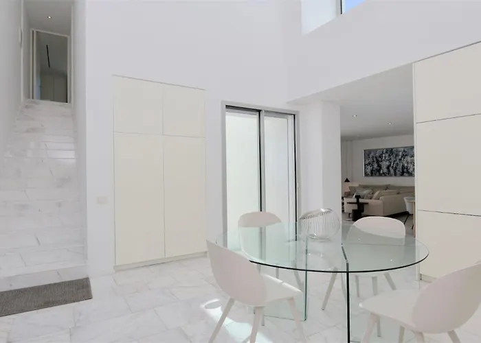 Bea - Clever Details, Luxury, Golf Views, Sleeps 10 Villa