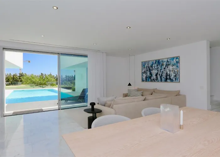 Bea - Clever Details, Luxury, Golf Views, Sleeps 10 Villa *