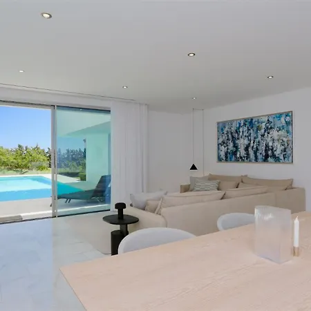 Bea - Clever Details, Luxury, Golf Views, Sleeps 10 Villa *