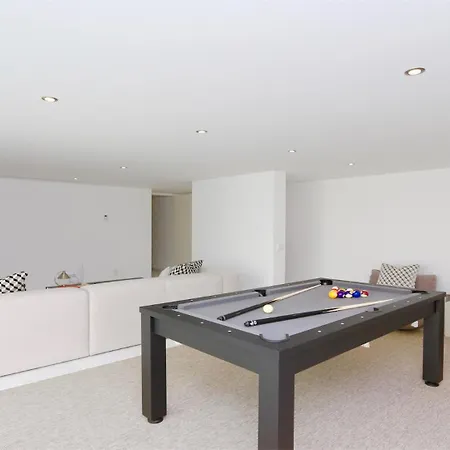 Bea - Clever Details, Luxury, Golf Views, Sleeps 10 Villa