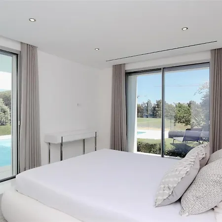 Villa Bea - Clever Details, Luxury, Golf Views, Sleeps 10