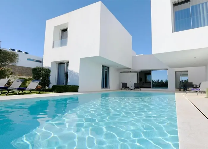 Bea - Clever Details, Luxury, Golf Views, Sleeps 10