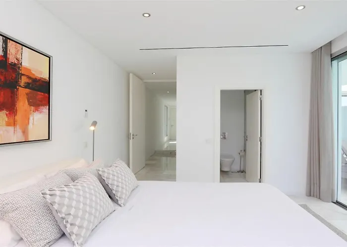 Bea - Clever Details, Luxury, Golf Views, Sleeps 10 *